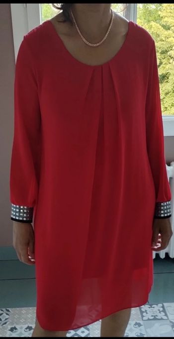 Robe rouge M avec strass aux poignets