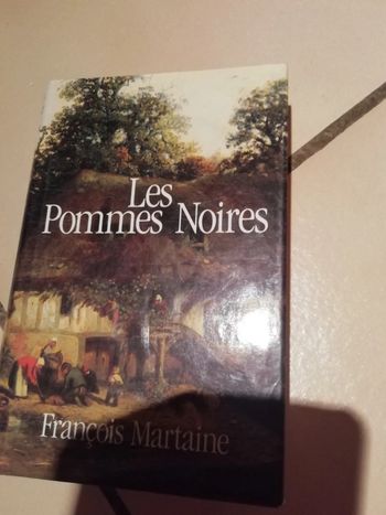 Livre Les Pommes Noir