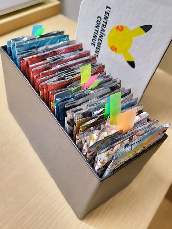 Lot de 41 boosters Pokémon EV reconditionnés