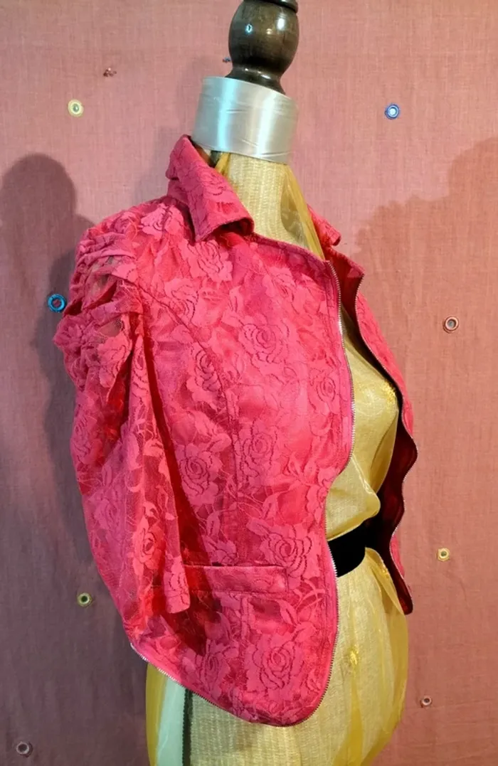 Veste en dentelle taille S - photo numéro 2