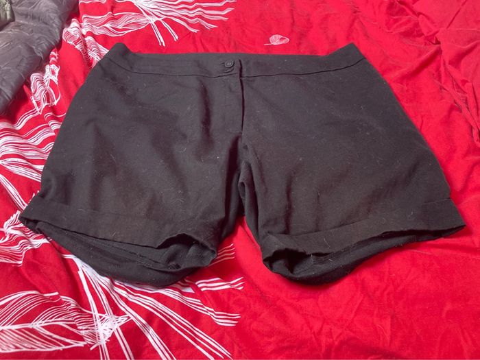 Short noir - photo numéro 2