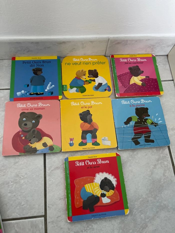 7 livres de petit ours brun lot