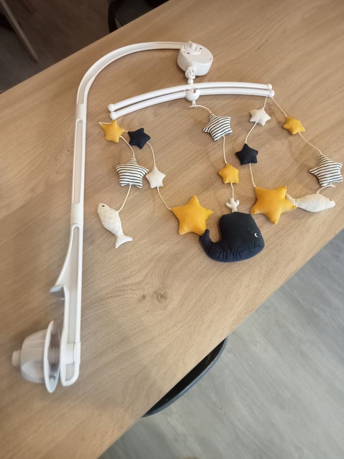 Suspension + mobile musical baleine et étoiles Verbaudet - photo numéro 5
