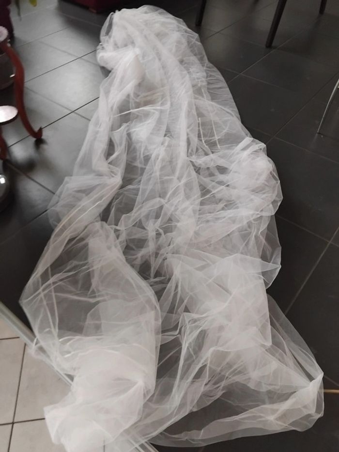 Très grand voile de mariée