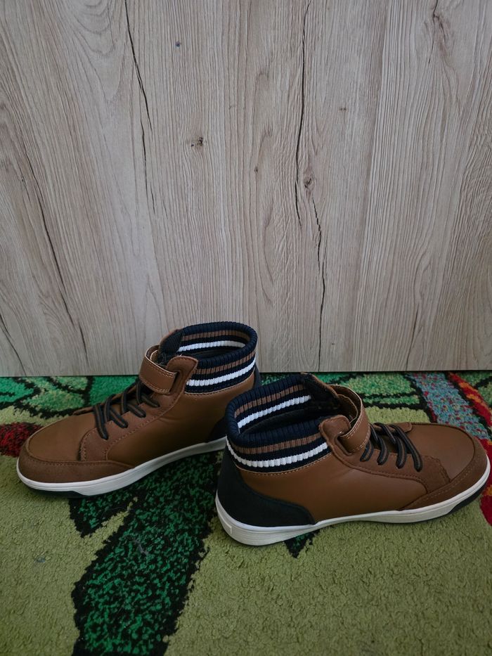 CHAUSSURES MONTANTES GARÇON CREEKS TAILLE 33 PORTER 1 FOIS - photo numéro 2