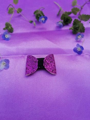 Pince bébé rose violette