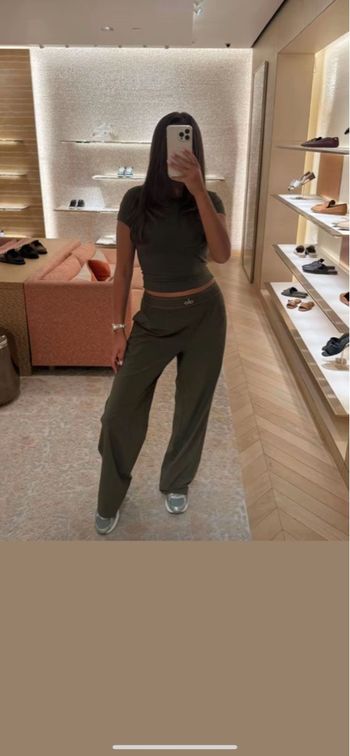 Pantalon Alo Yoga suit up Kaki