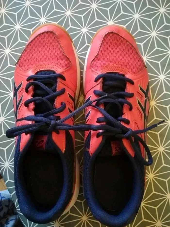 Baskets Asics indoor pointure 40