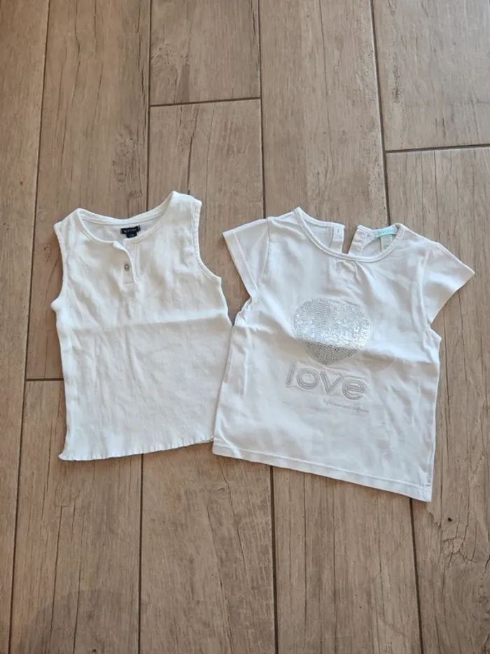 Lot de 2 t-shirt blanc 2 ans tachés