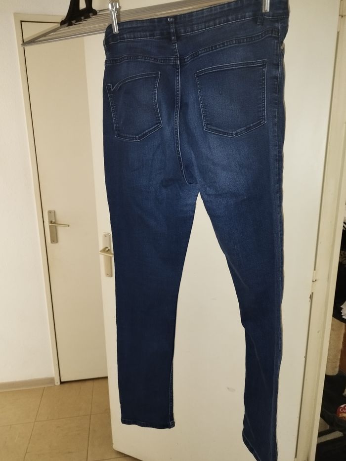 2 jeans voir description - photo numéro 3