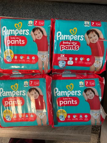 4 Paquets de Pampers, taille sept.