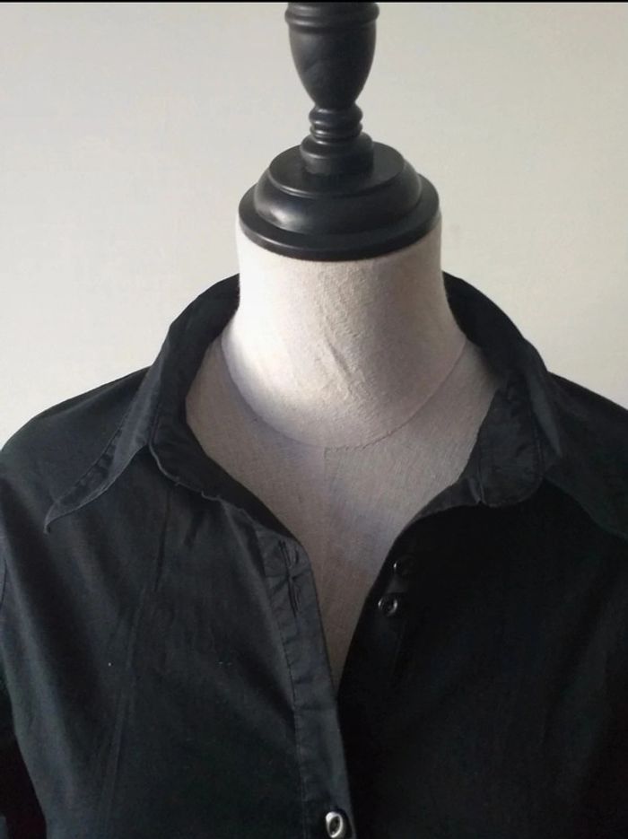 Chemise noire cintrée manches longues - photo numéro 4