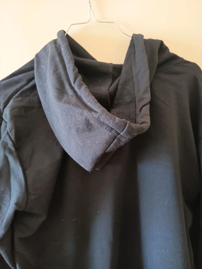 Sweat a capuche. Marque original. - photo numéro 7