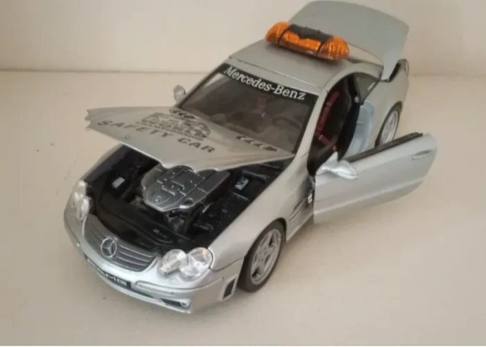 Miniature 1/18 Mercedes SL 55 AMG Safety car - photo numéro 2
