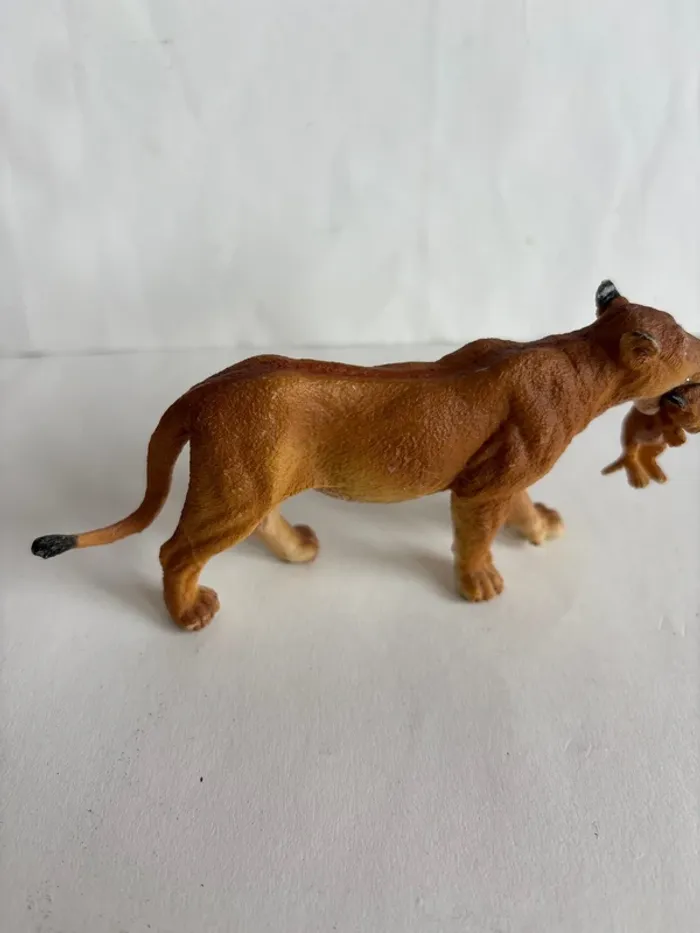 Lionne papo - photo numéro 3
