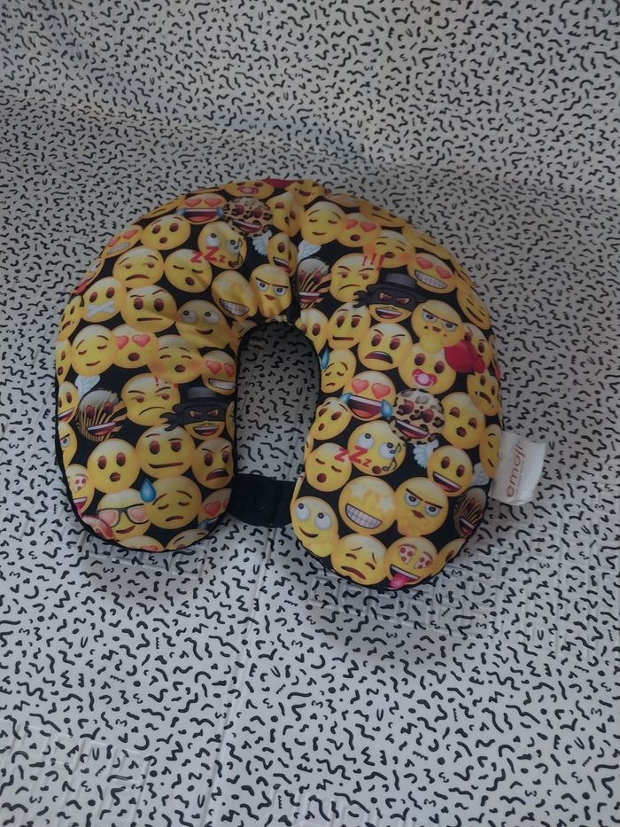Coussin de voyage Emoji