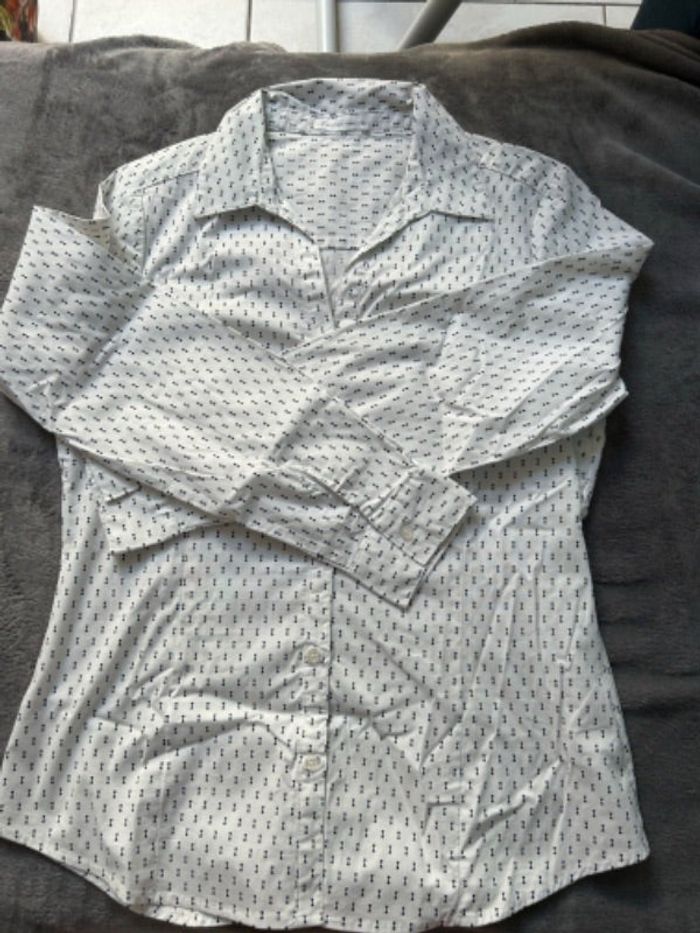 Chemise motif noeud papillon