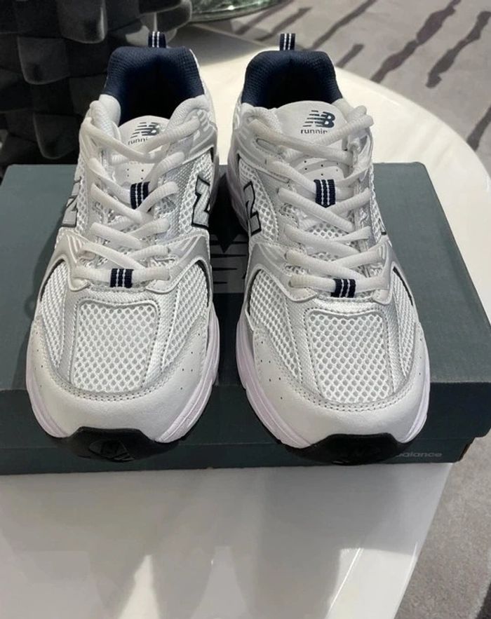 New Balance 530 Taille 41.5 - photo numéro 4