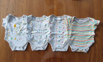 Lot de 4 bodys naissance