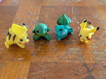 Lot figurines pokémon de base