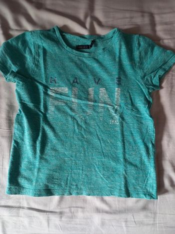T-shirt IKKs taille 3 ans