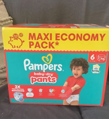 Pampers couches culotte
