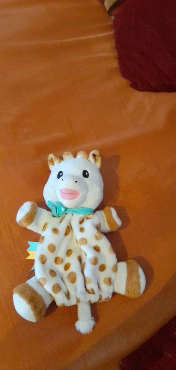 Doudou marionnette Sophie la girafe