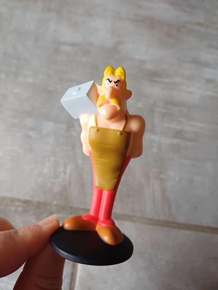 Lot de 2 figurines Cétautomatix McDonald's - photo numéro 2