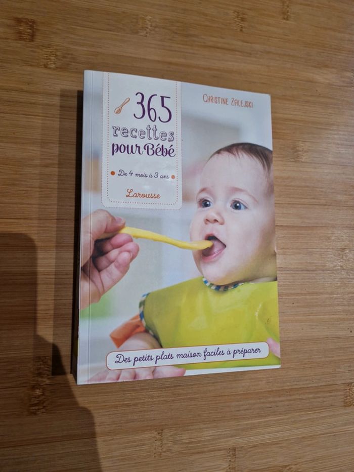 Livre recettes bébé  de 4 mois à 3 ans