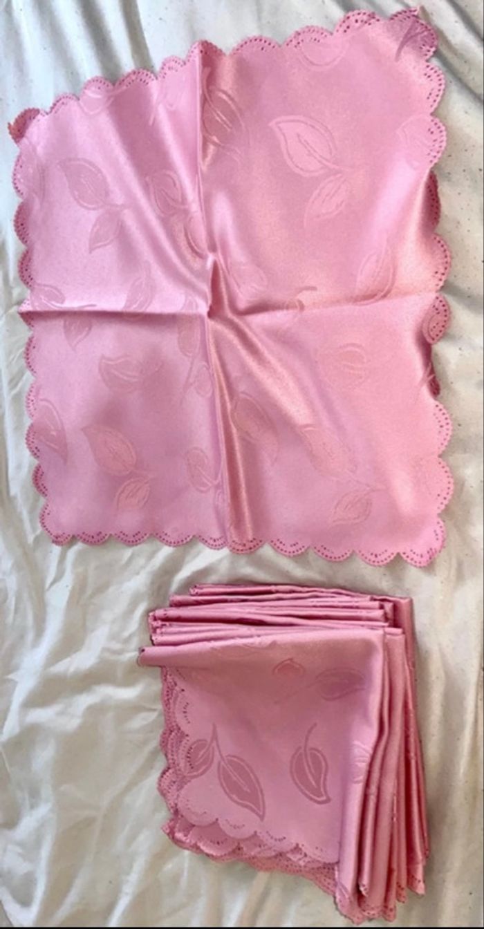 Lot de 18 serviettes de table rose à motif - photo numéro 2