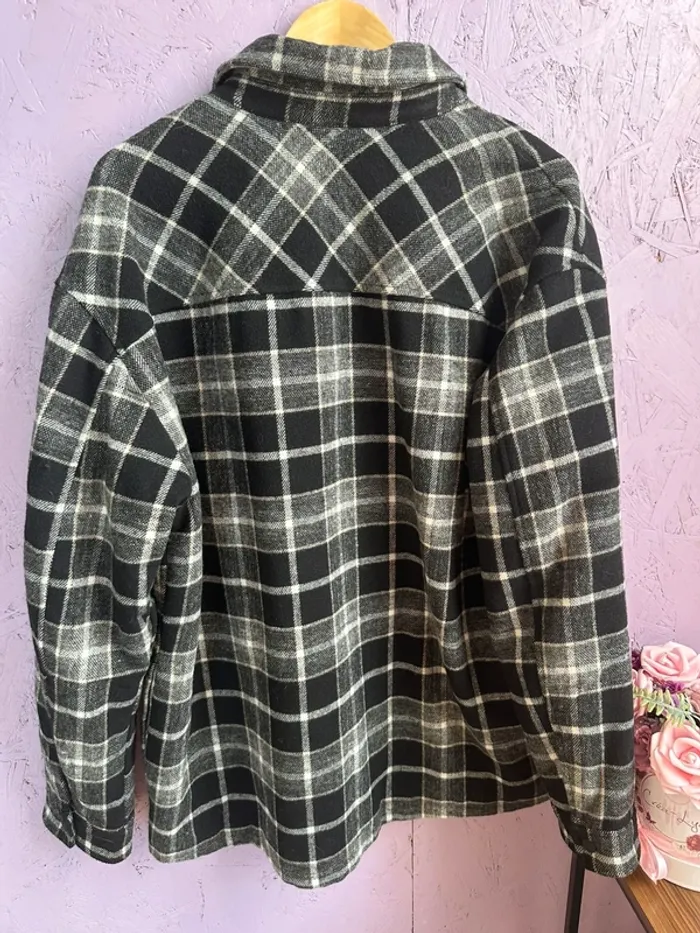 Veste chemise (shacket) Bershka à carreaux - photo numéro 4