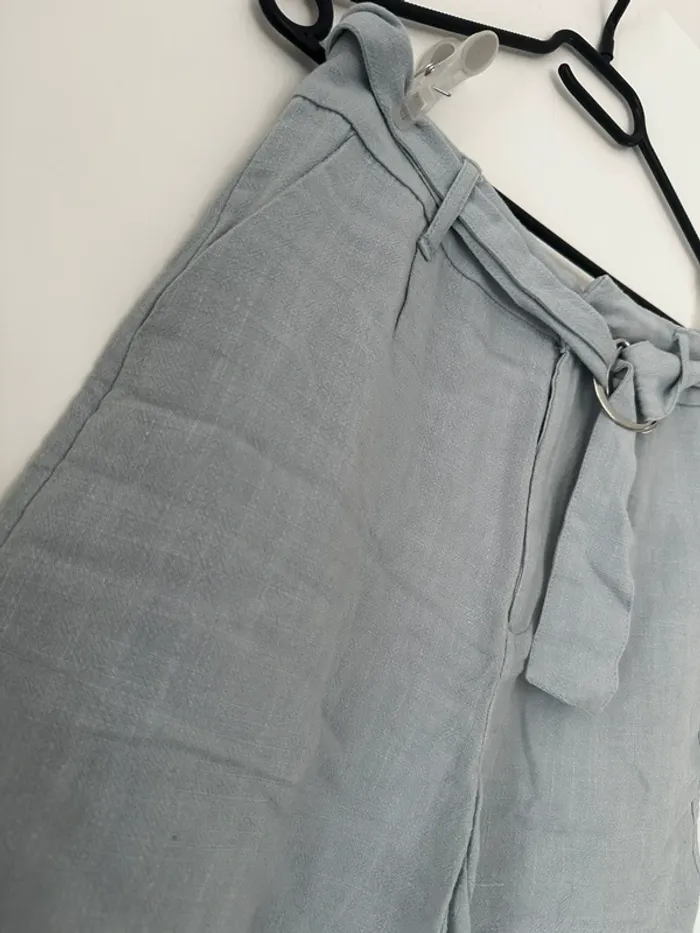 Short en lin bleu avec ceinture - photo numéro 2