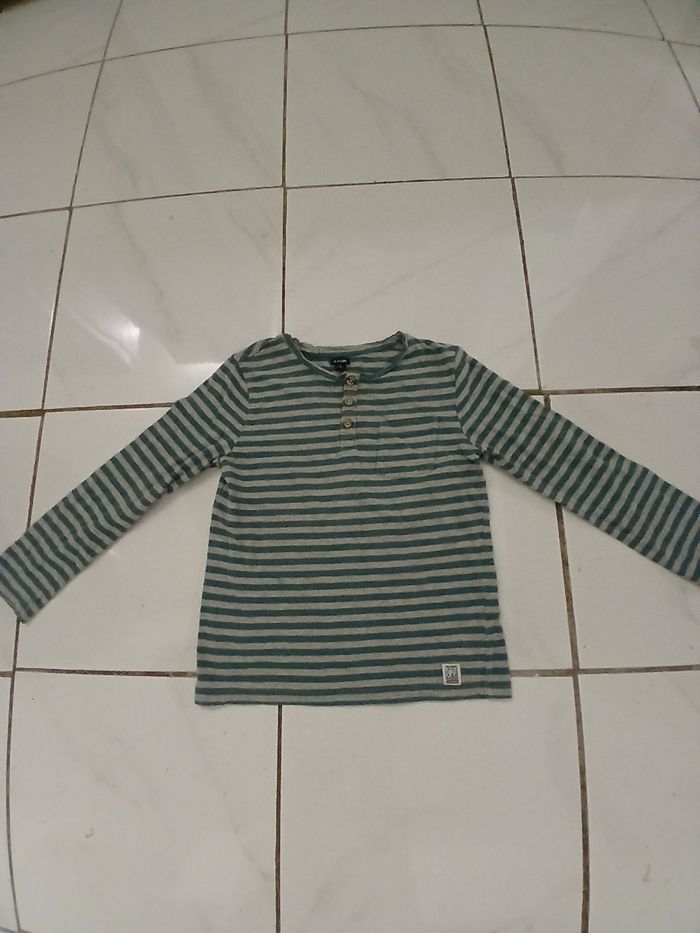 Pull fin en coton garcon taille 8 ans marque kiabi a rayure gris vert - photo numéro 2