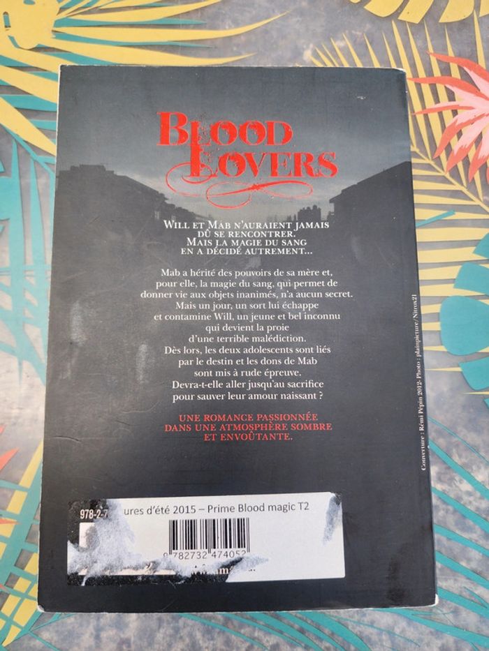 Livre broché "blood lovers" de Tessa Gratton - photo numéro 2