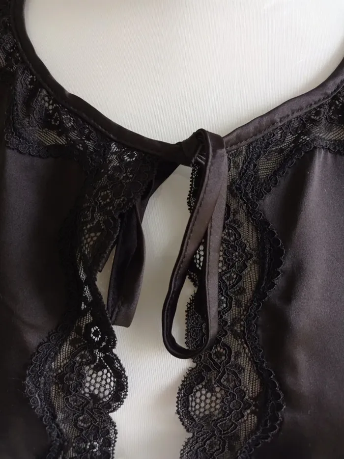 Haut nuit lingerie satiné noir dentelle sexy T.M H&M - photo numéro 2