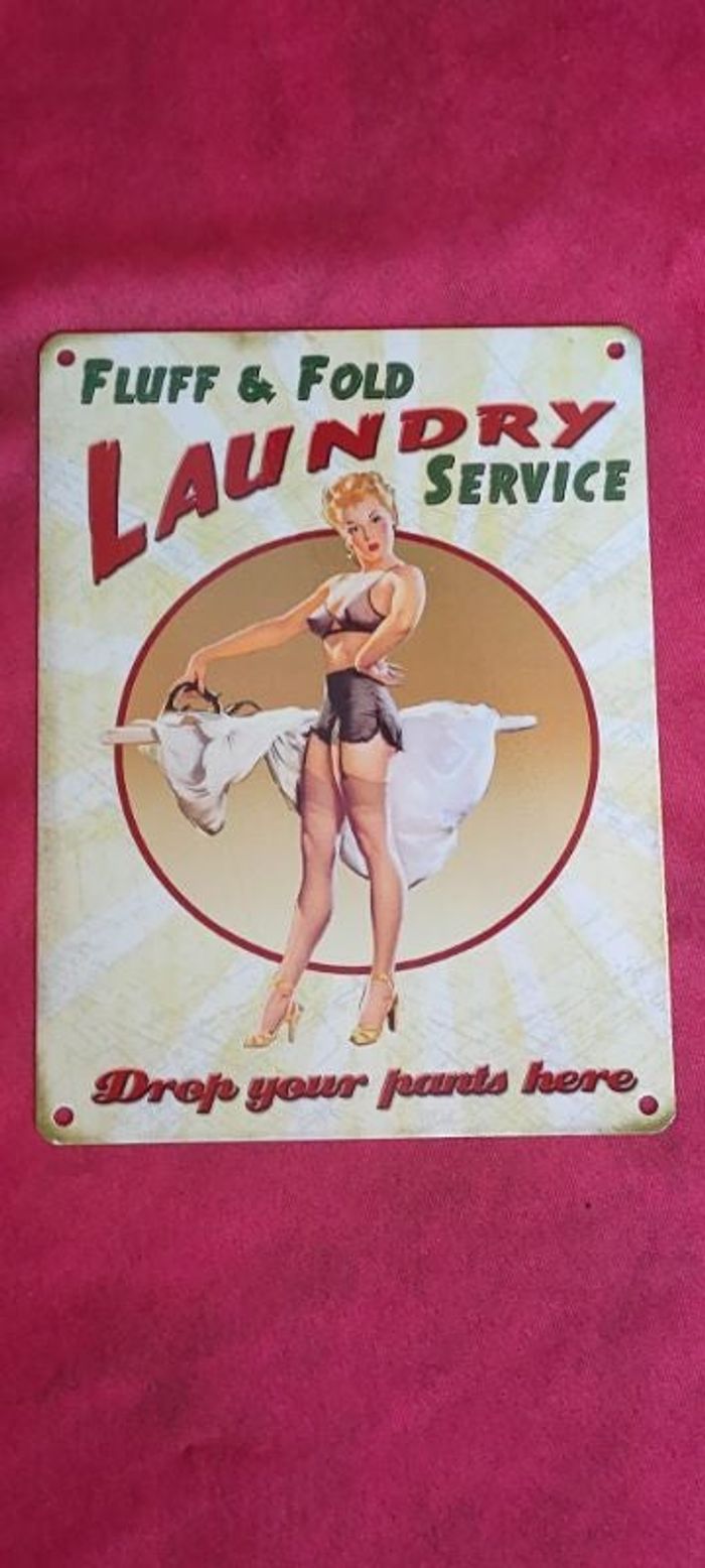 Plaque publicitaire fluff &fold laundry service