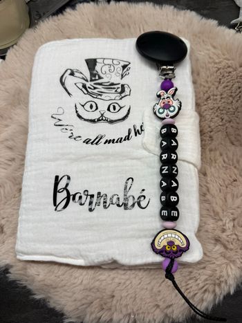 Protège carnet de santé et  attache tétine Alice aux pays des merveilles 