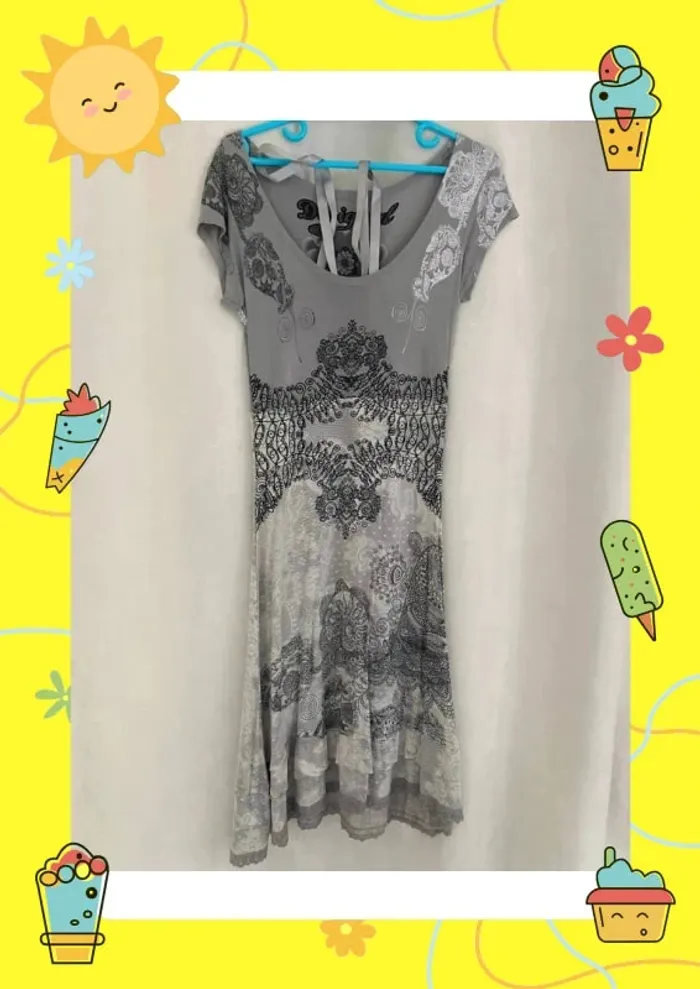 Robe grise Desigual manches courtes