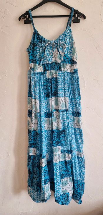 Belle robe longue taille 38