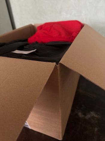 Carton vêtements femme 