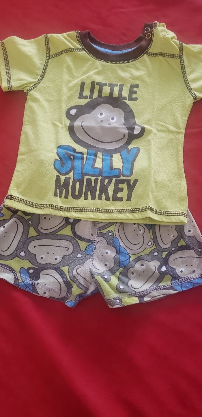 Lot pyjamas courts 2 pièces T 12 mois - photo numéro 2