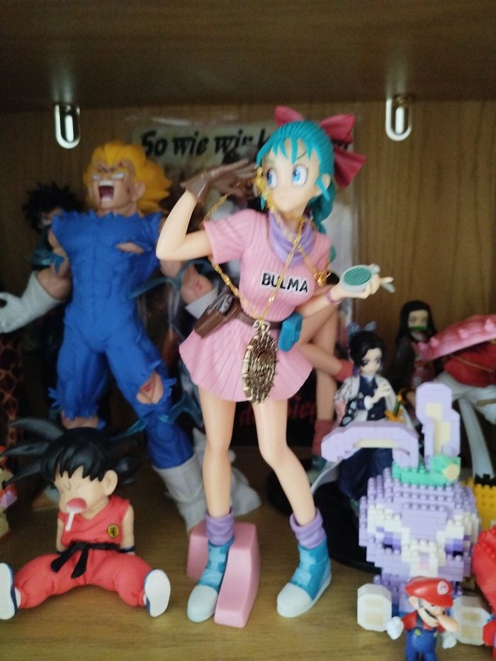 Figurine dragon ball Z grand modèle Bulma neuve