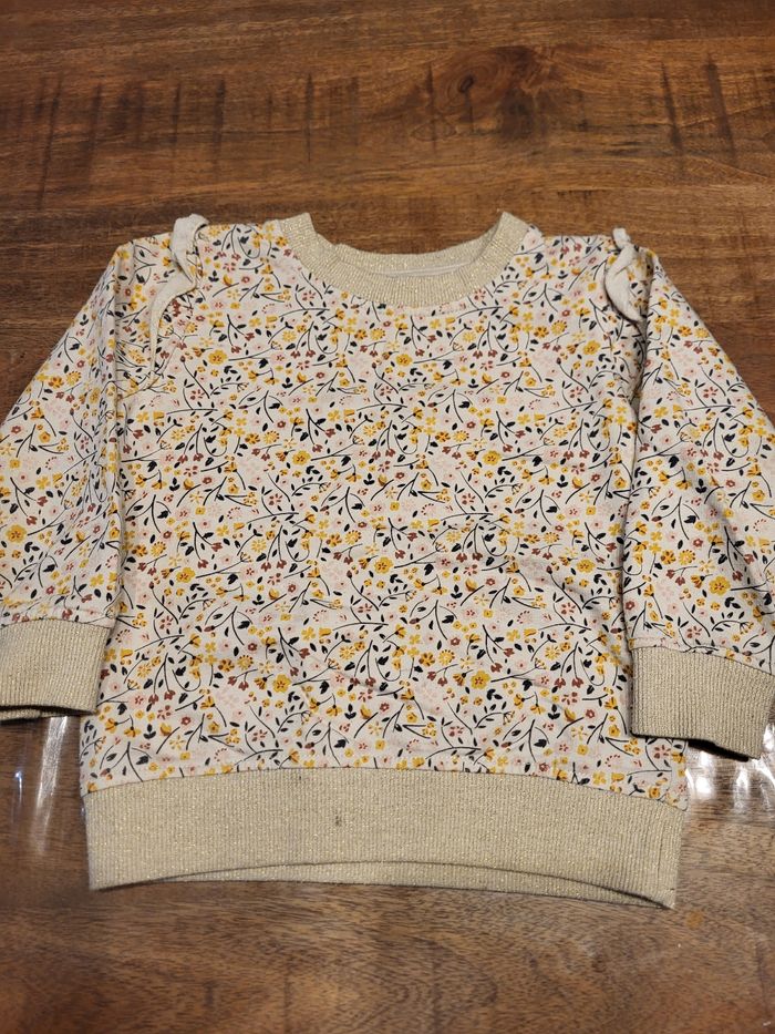 Pull fleuri