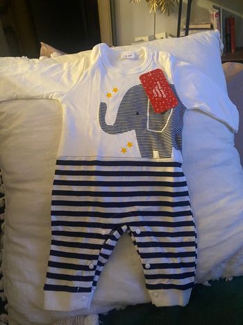 combinaison bébé éléphant