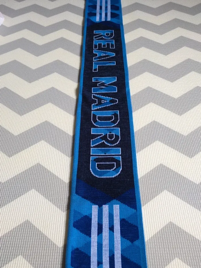 Écharpe Adidas Real Madrid - photo numéro 4