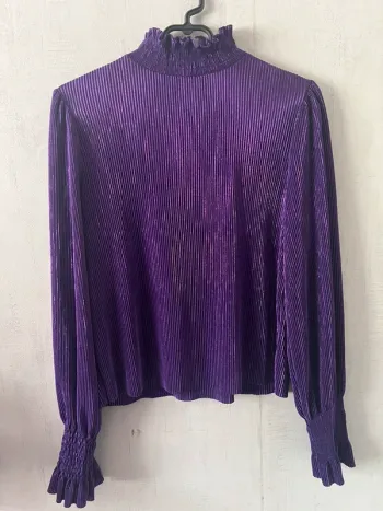 Chemisier violet brillant