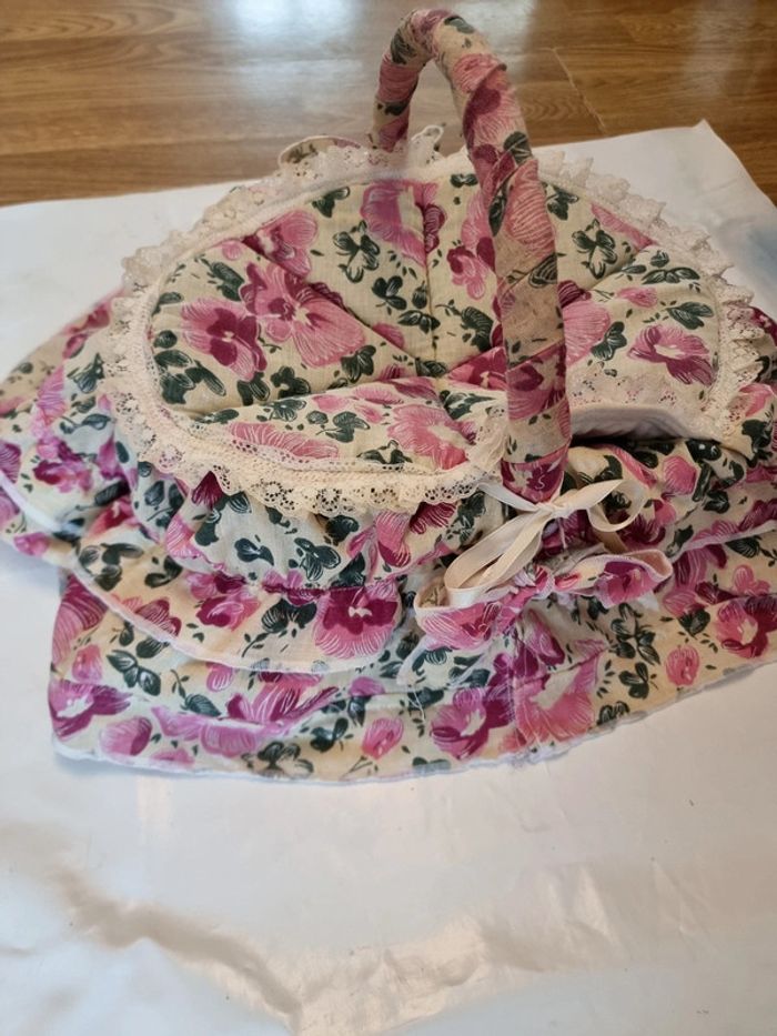 Panier en osier vintage fait main avec son couvercle matelassé - photo numéro 5