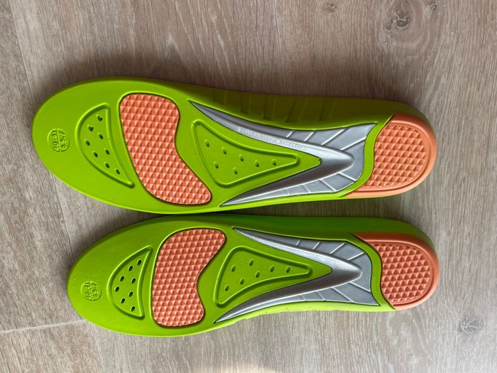 Semelle 40/41 pour le sport neuve jamais utilisé plus la boîte acheté à décathlon - photo numéro 2