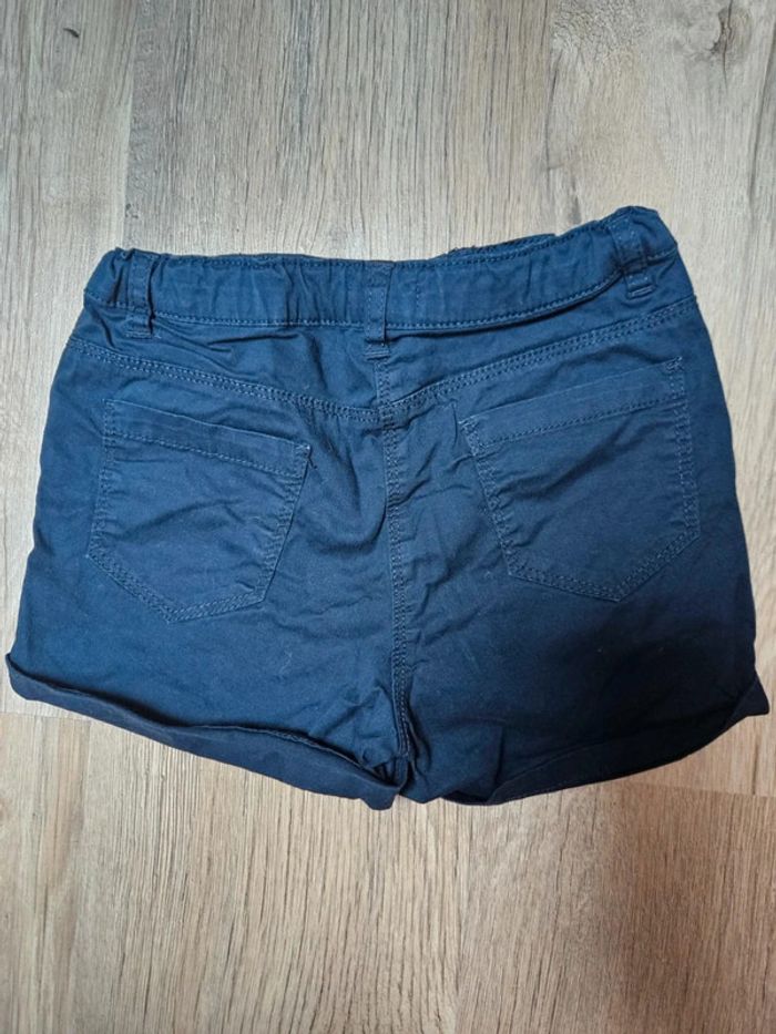 Short Gémo Taille 8 ans 🦋 - photo numéro 3