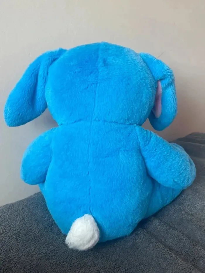 Doudou lapin bleu avec petit cœur rouge - photo numéro 2